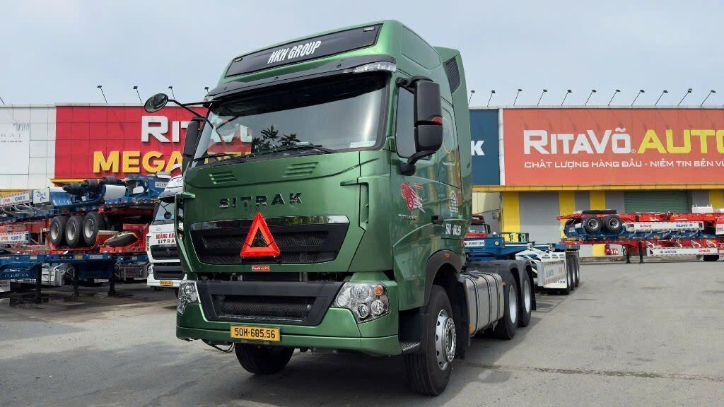 HKH SITRAK container truck